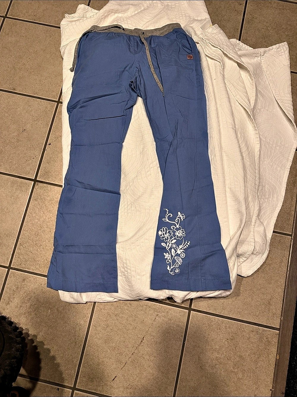 Koi Katherine Heigl Classics Lindsey Scrub Pants Blue & White
